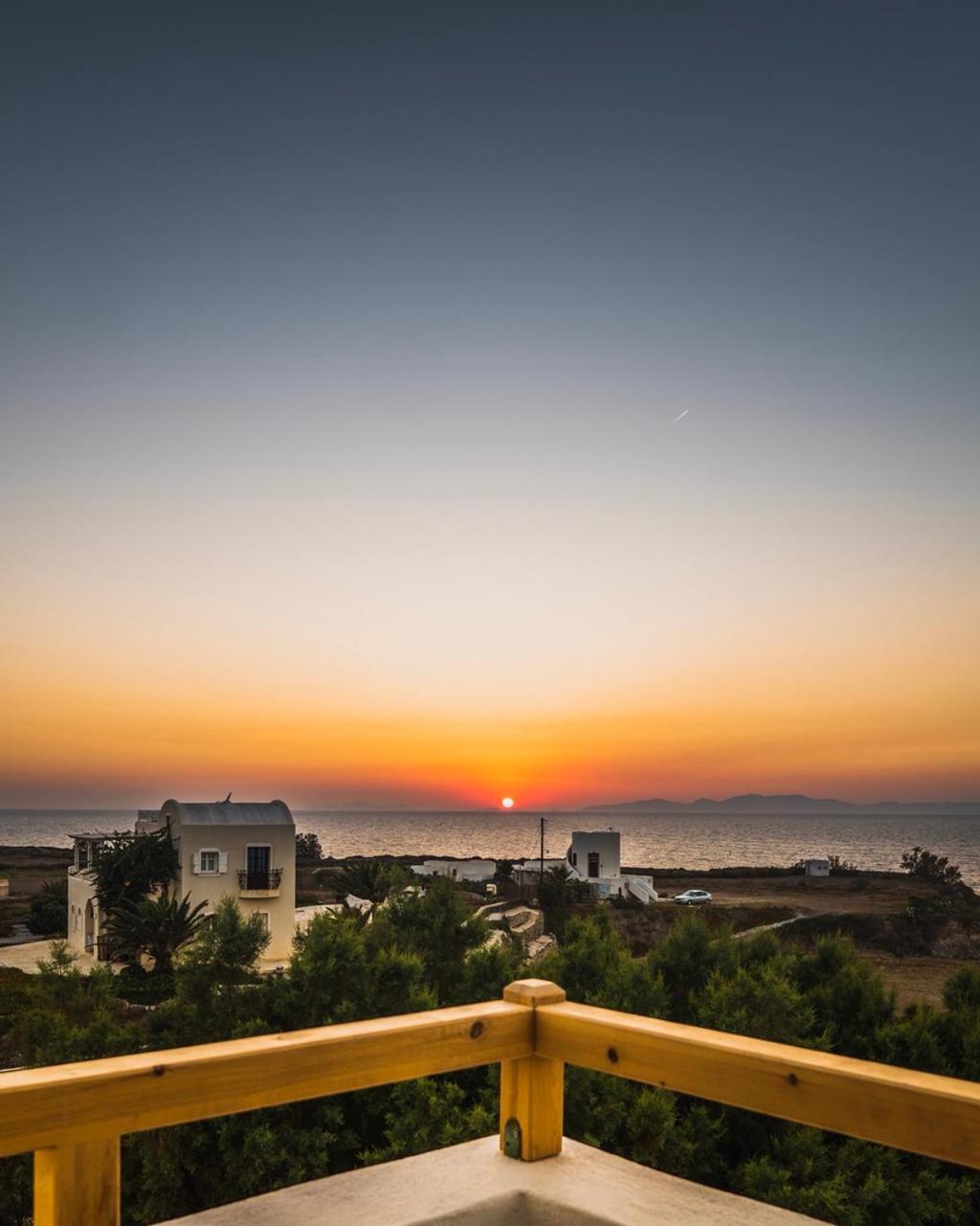 Ecoxenia Aparthotel Oia  Exterior photo
